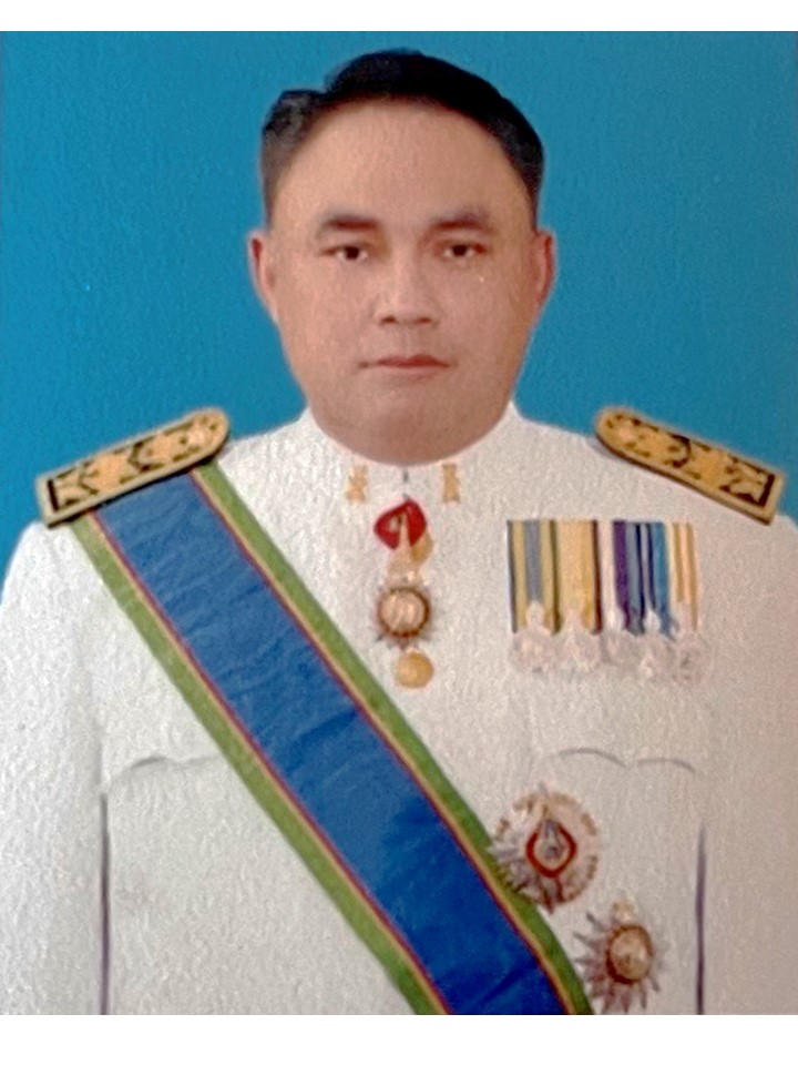 นายนพดล นุ้ยจุ้ย
