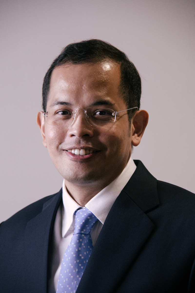 กนก จุลมนต์