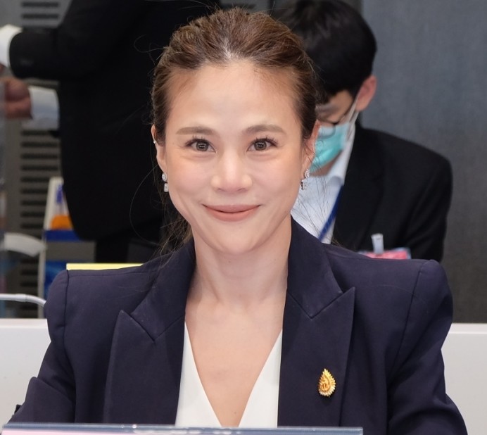 ภัสริณ กิตติพรหมวงศ์