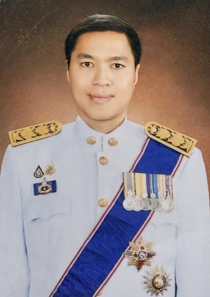 ชาครีย์   บำรุงวงศ์