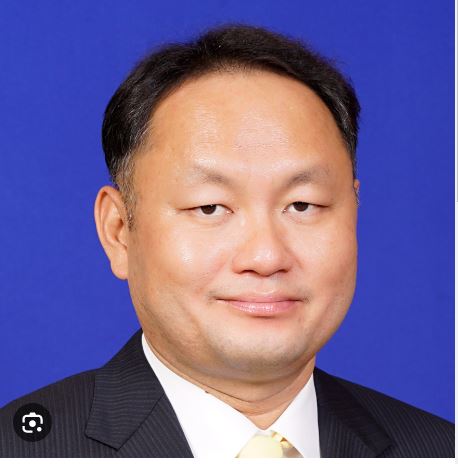 ยุทธพงศ์   จรัสเสถียร