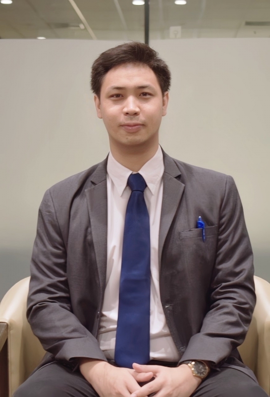 นายธนชาติ ตันปัทมดิลก