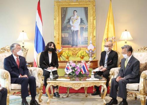 The Ambassador of the Republic of Korea to Thailand paid a courtesy call on the President of the National Assembly and Speaker of the House of Representatives on the occasion of his assumption of duty 